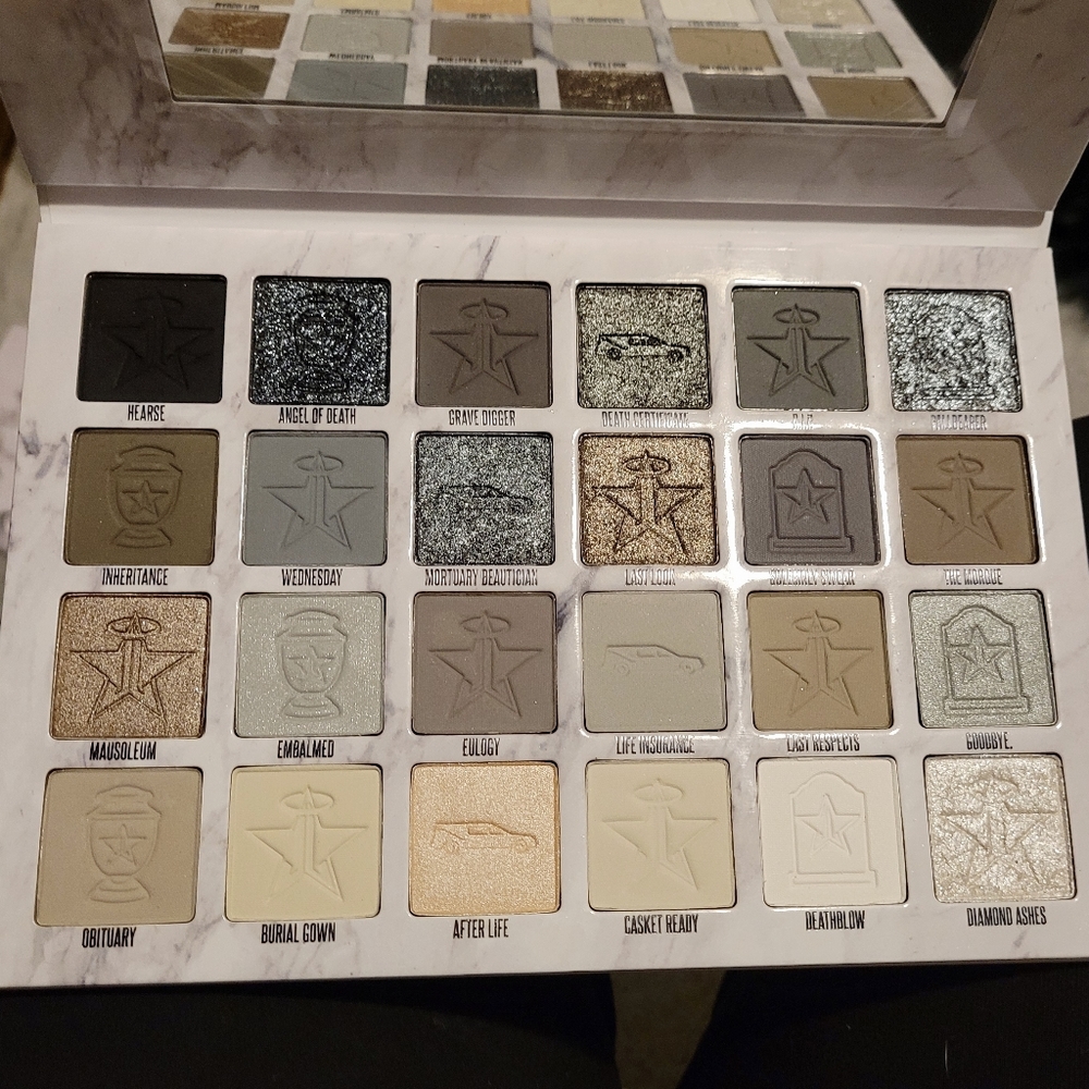 Jefree Star "Cremated" Palette 💀
